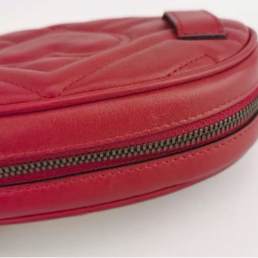 Gucci Red Chevron Matelassé Oval Belt Bag with Gold GG - Picture 8 of 10